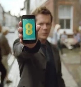 EE highlight the benefits of 4G presented by Kevin Bacon.