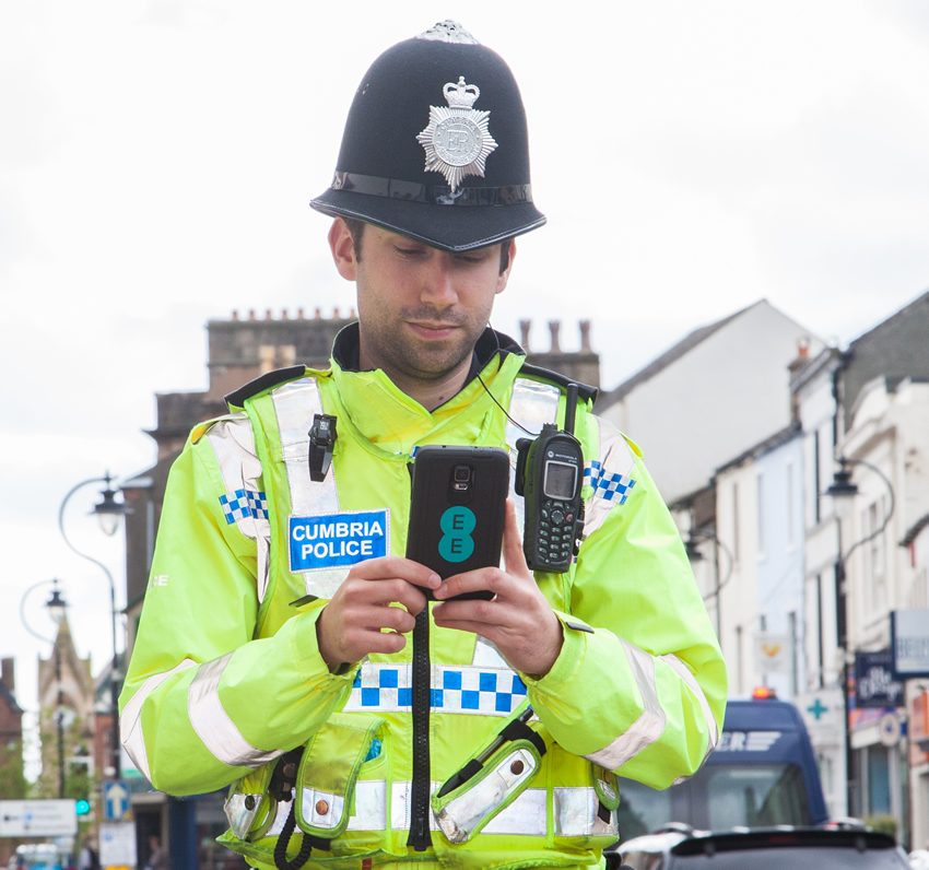 The police force is entering the 21st century with the help of EE, 4G and the Samsung Galaxy Note 4.