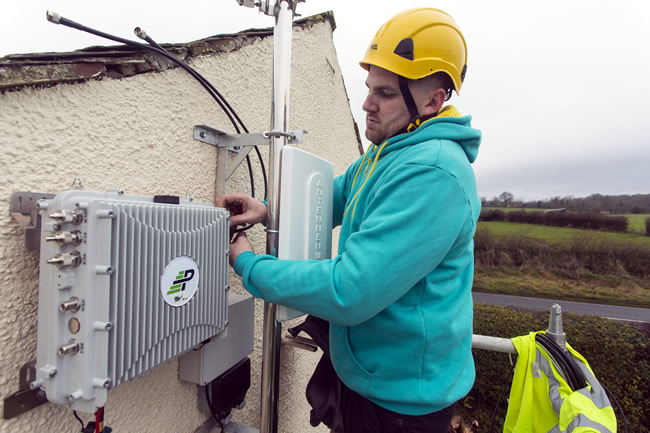EE’s latest innovation will bring 4G connectivity to over 1500 rural communities by the end of 2017. 